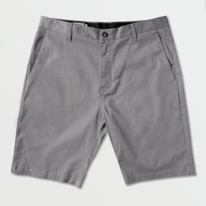 Volcom shorts size 28